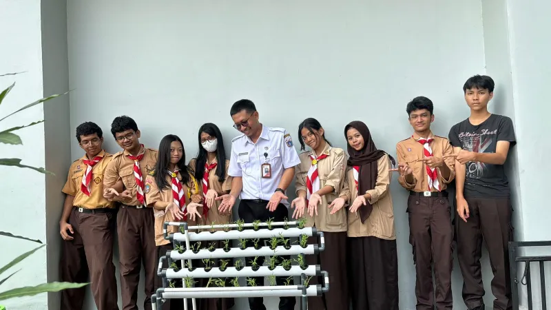 Lahan Urban Farming SMAN 116 Jakarta - Gambar 123