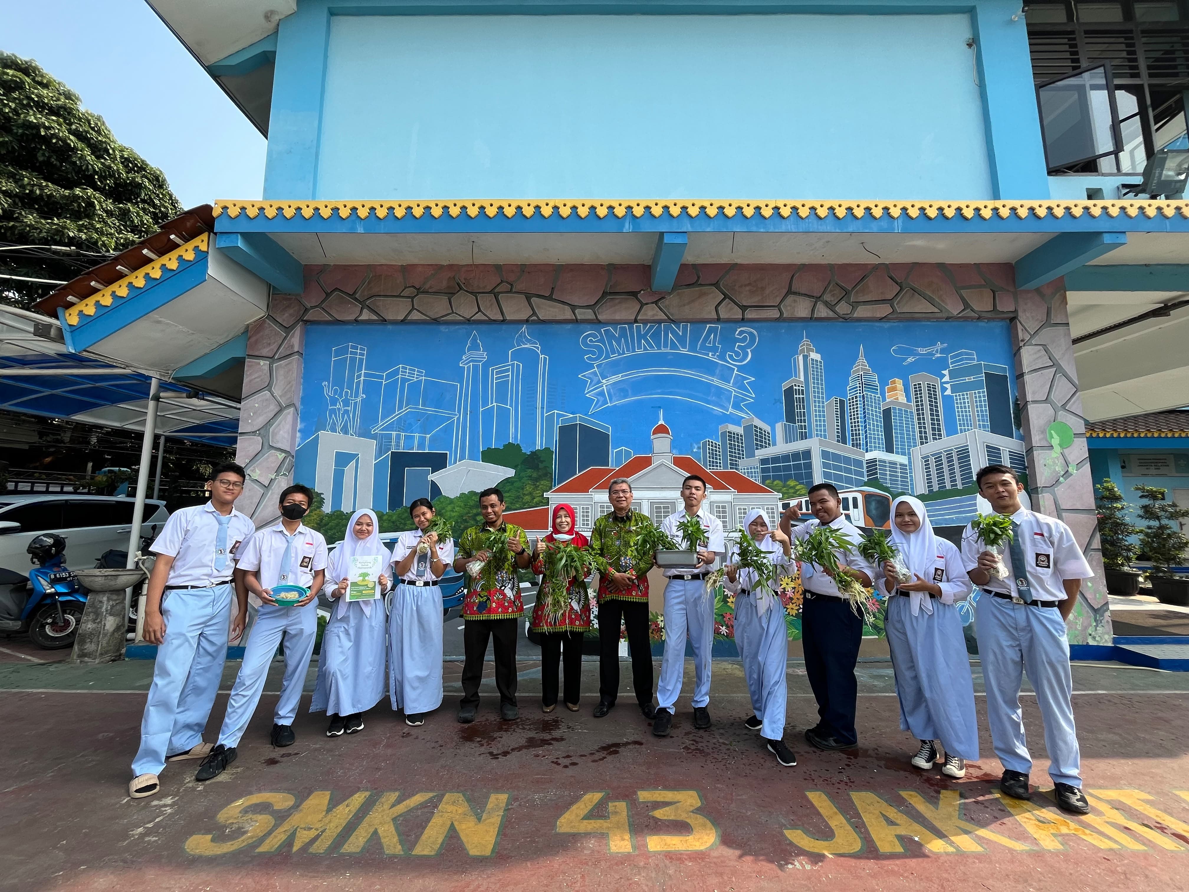 Lahan Urban Farming SMKN 43 Jakarta - Gambar 146
