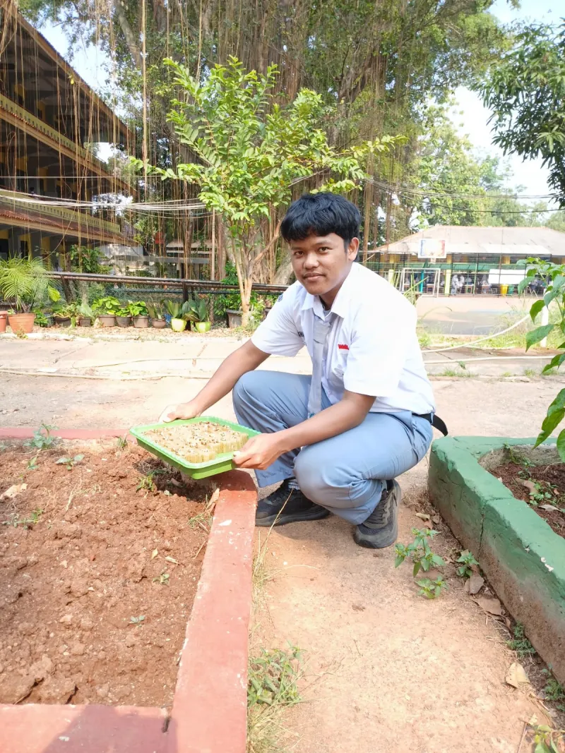 Lahan Urban Farming SMAN 109 Jakarta - Gambar 157