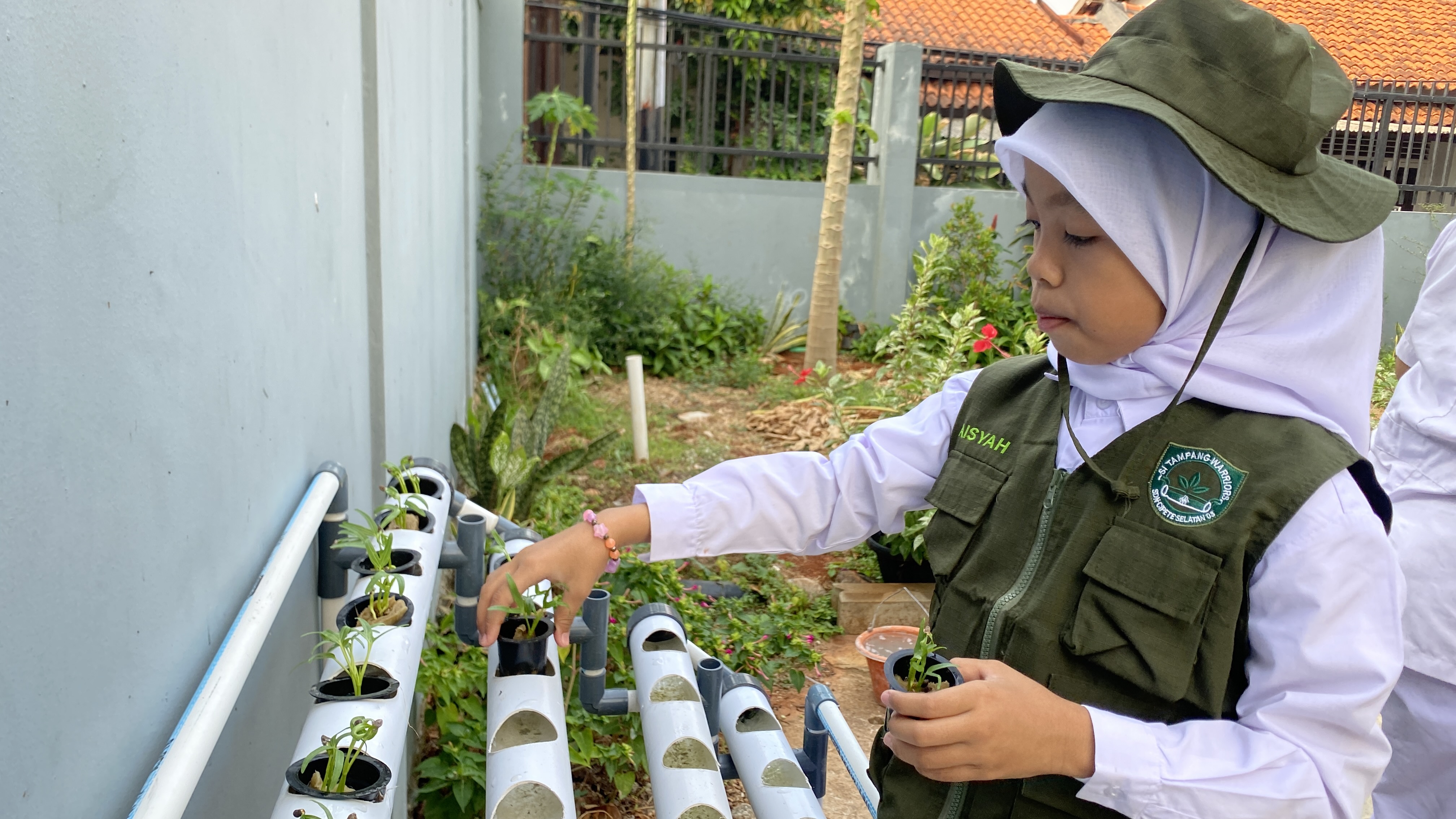Lahan Urban Farming SDN Cipete Selatan 03 - Gambar 63