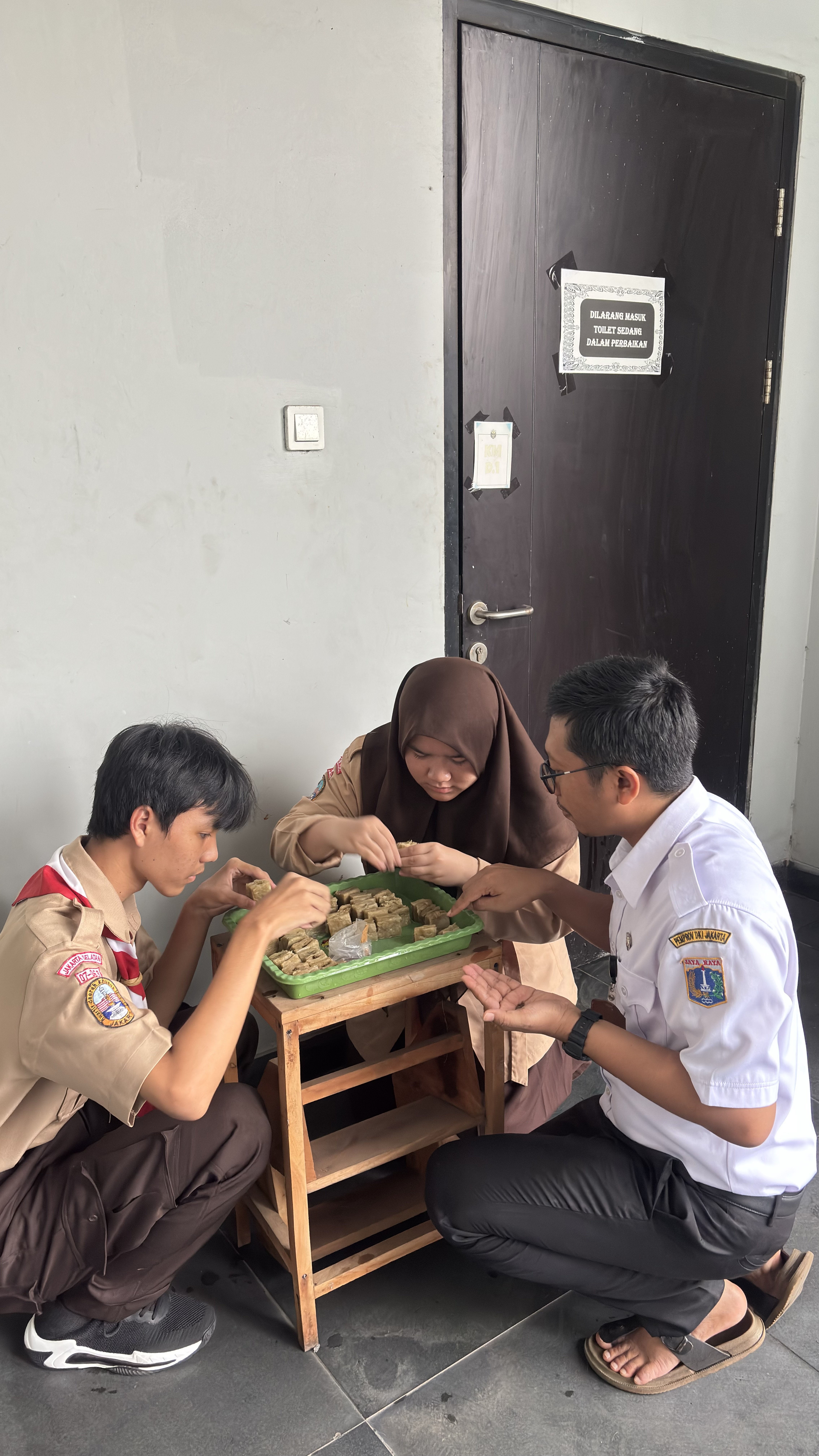 Lahan Urban Farming SMAN 116 Jakarta - Gambar 55