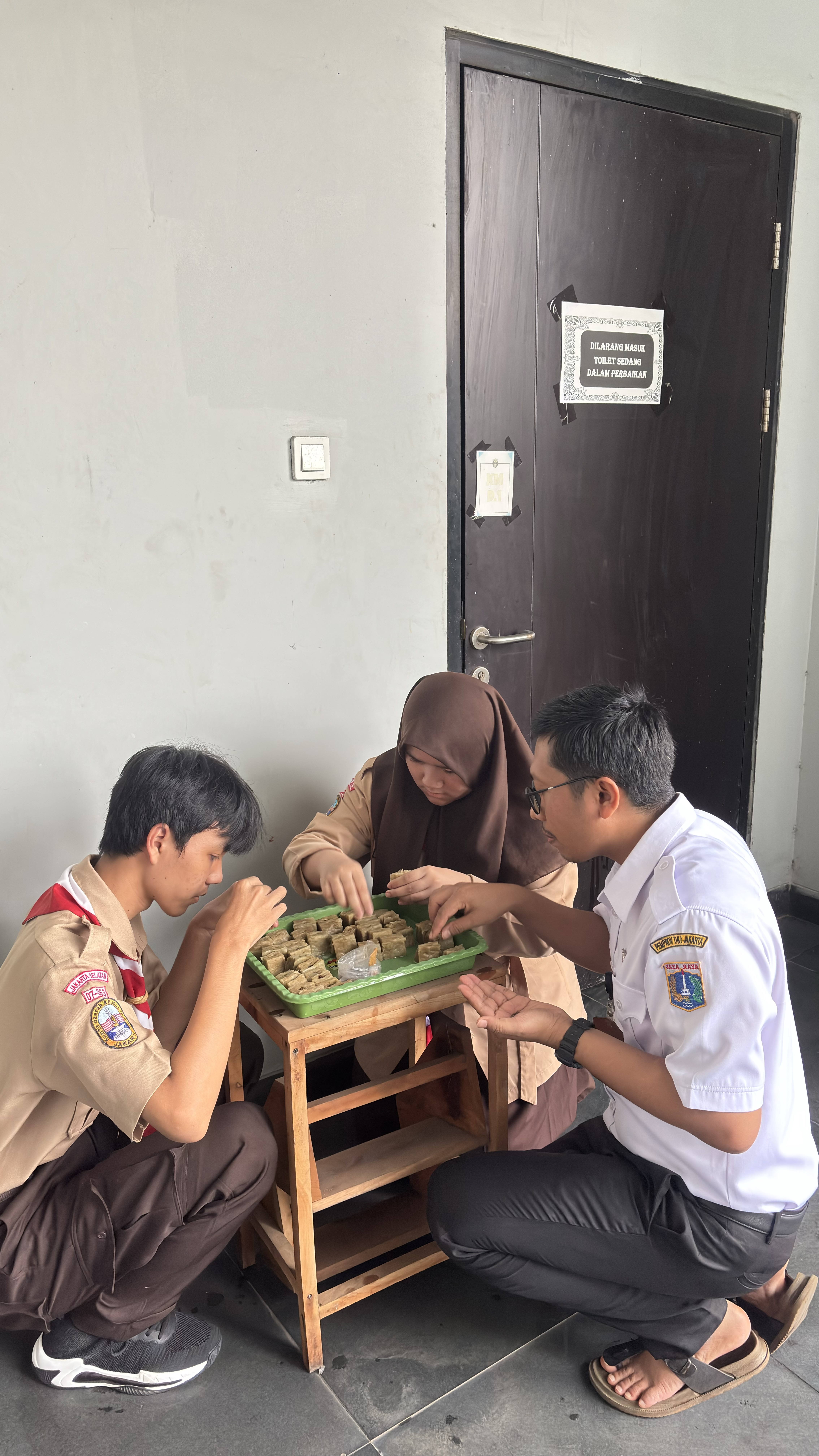 Lahan Urban Farming SMAN 116 Jakarta - Gambar 54