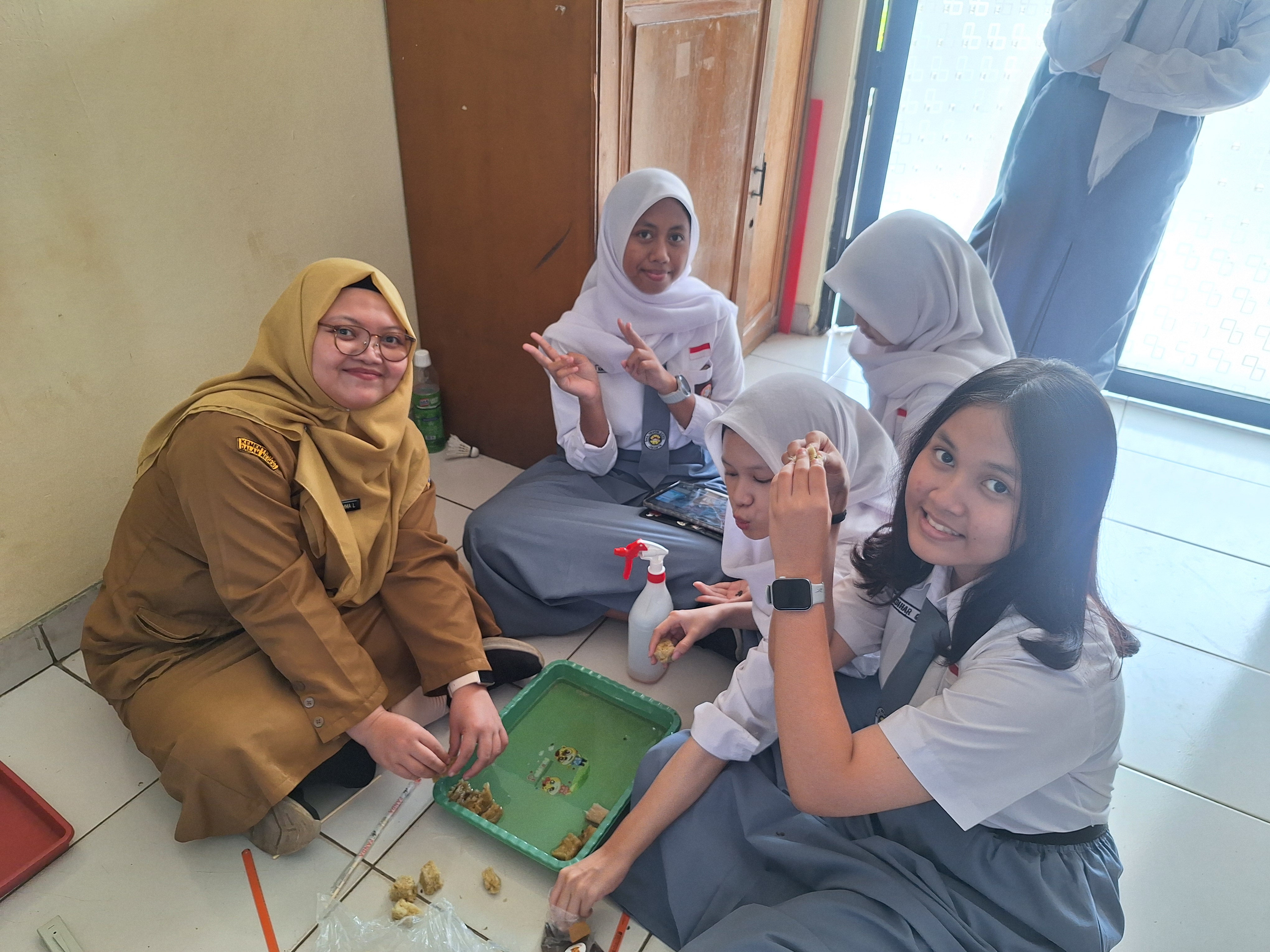 Lahan Urban Farming SMAN 34 Jakarta - Gambar 8