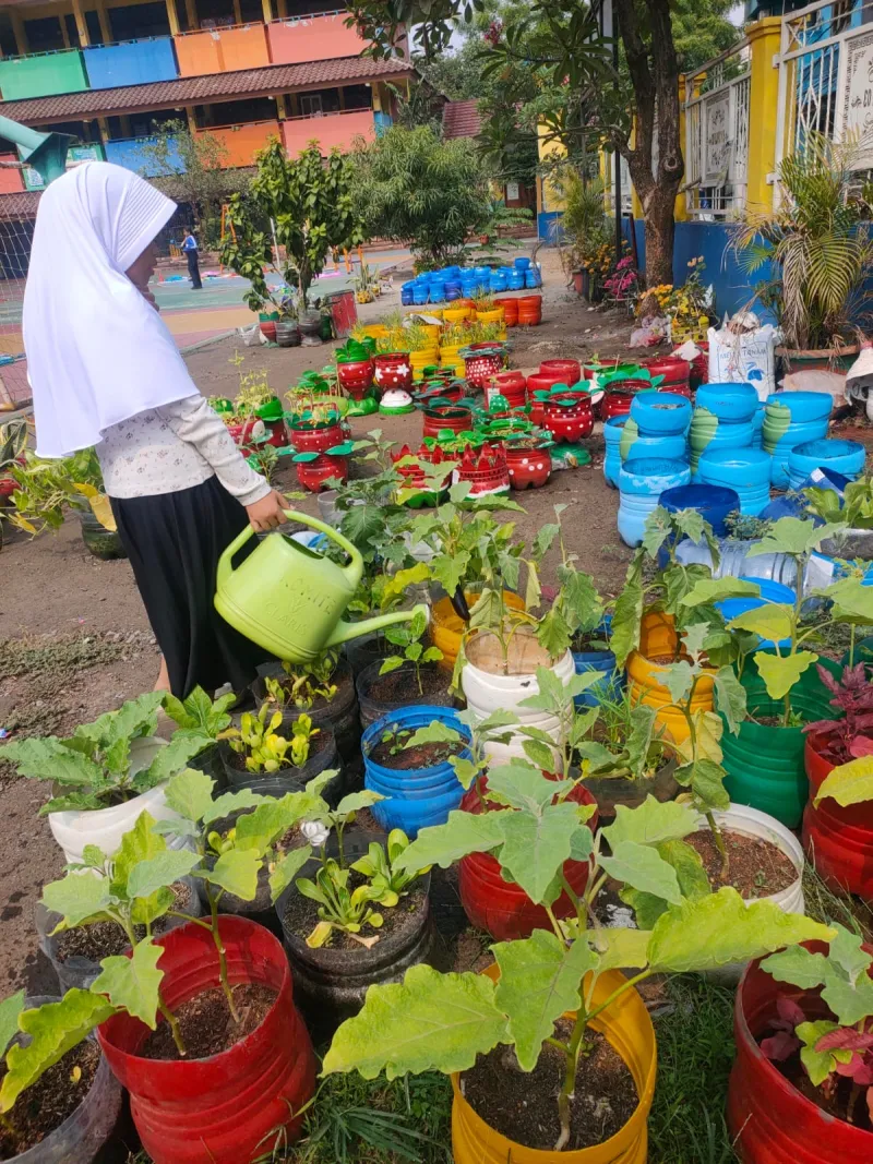 Lahan Urban Farming SDN Cipulir 03 - Gambar 10