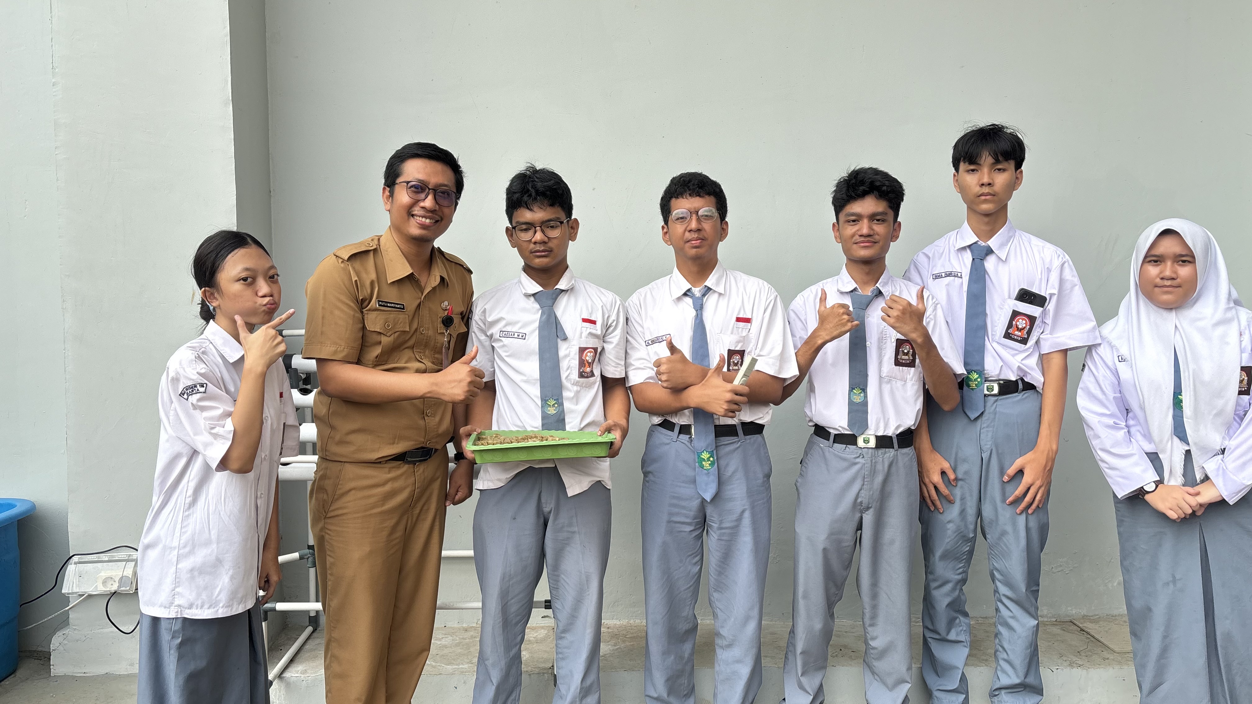 Lahan Urban Farming SMAN 116 Jakarta - Gambar 28