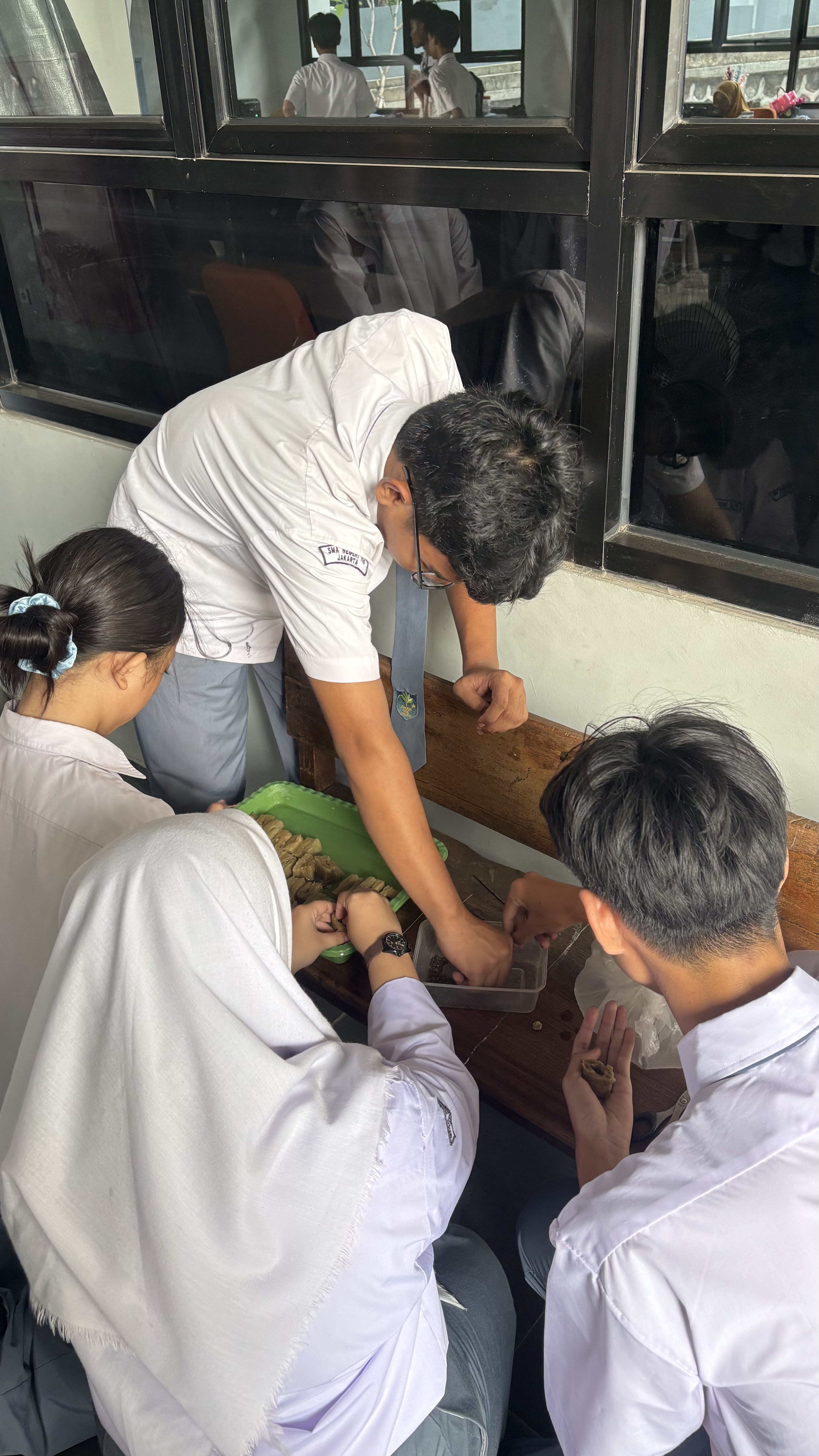 Lahan Urban Farming SMAN 116 Jakarta - Gambar 20