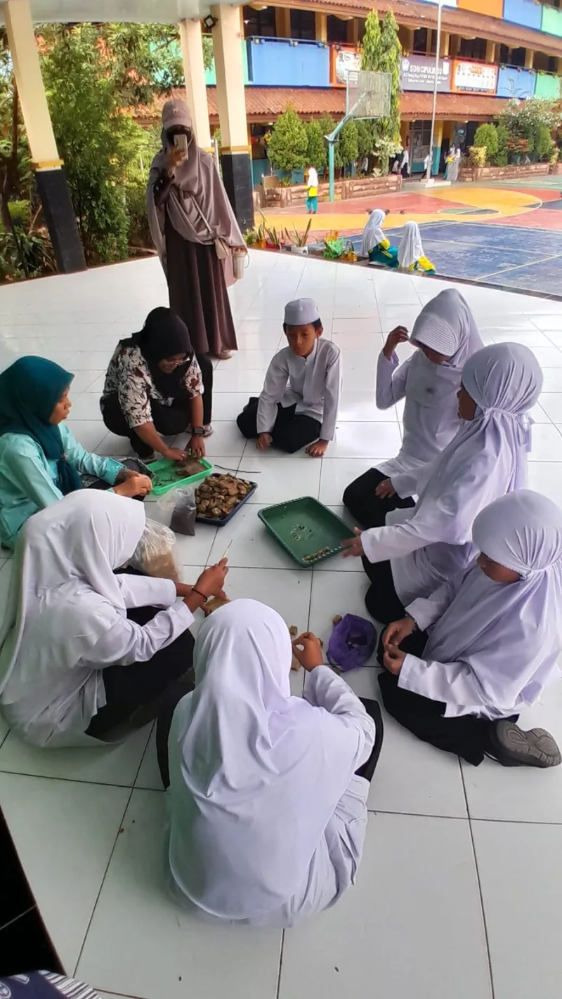 Lahan Urban Farming SDN Cipulir 03 - Gambar 3