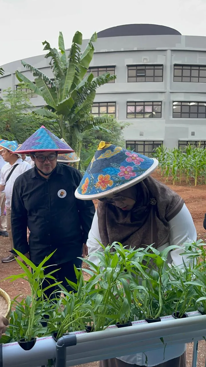 KEBUN SMKN 74 JAGAKARSA JAKARTA SELATAN - Gambar 510