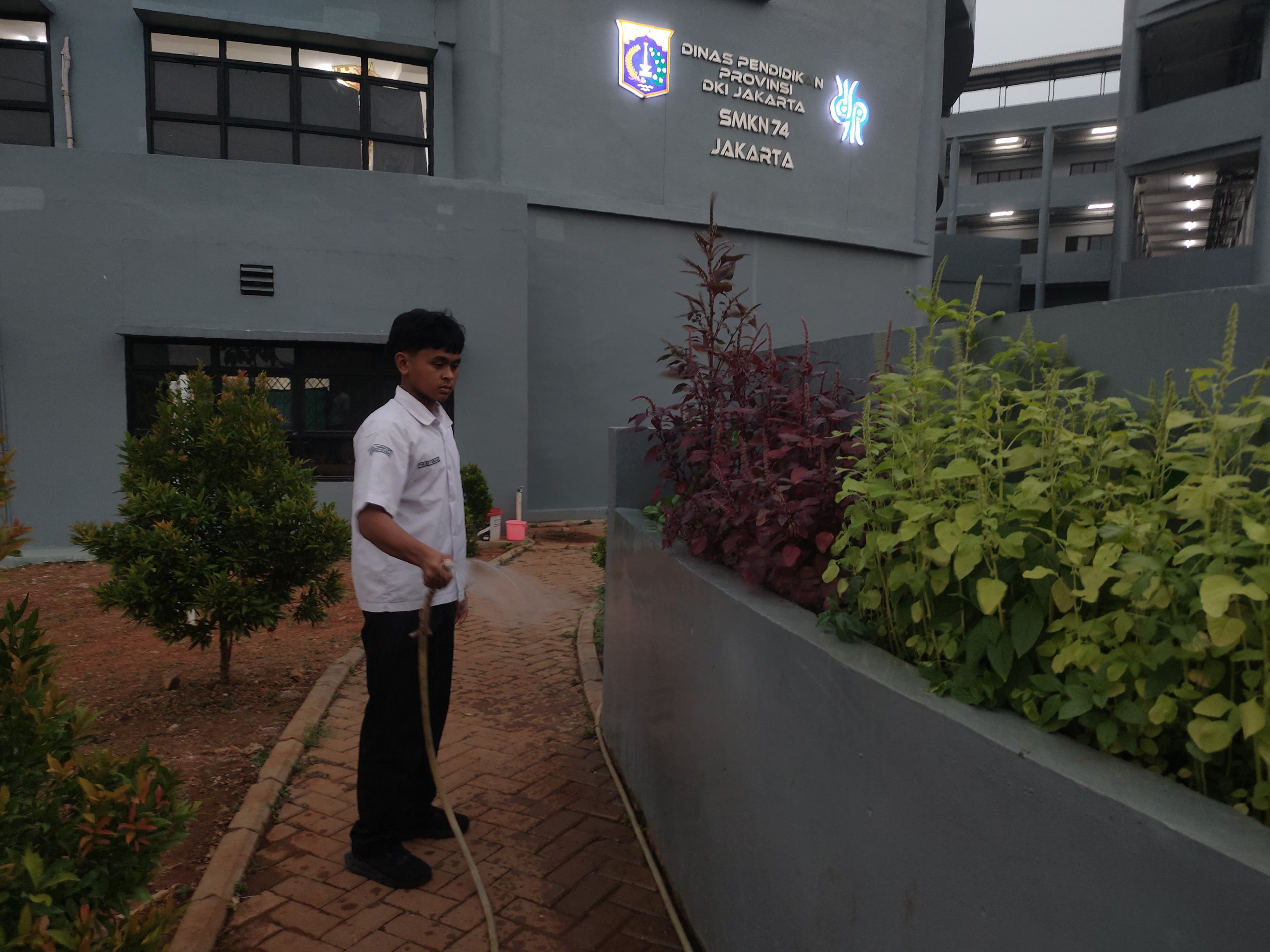 KEBUN SMKN 74 JAGAKARSA JAKARTA SELATAN - Gambar 494