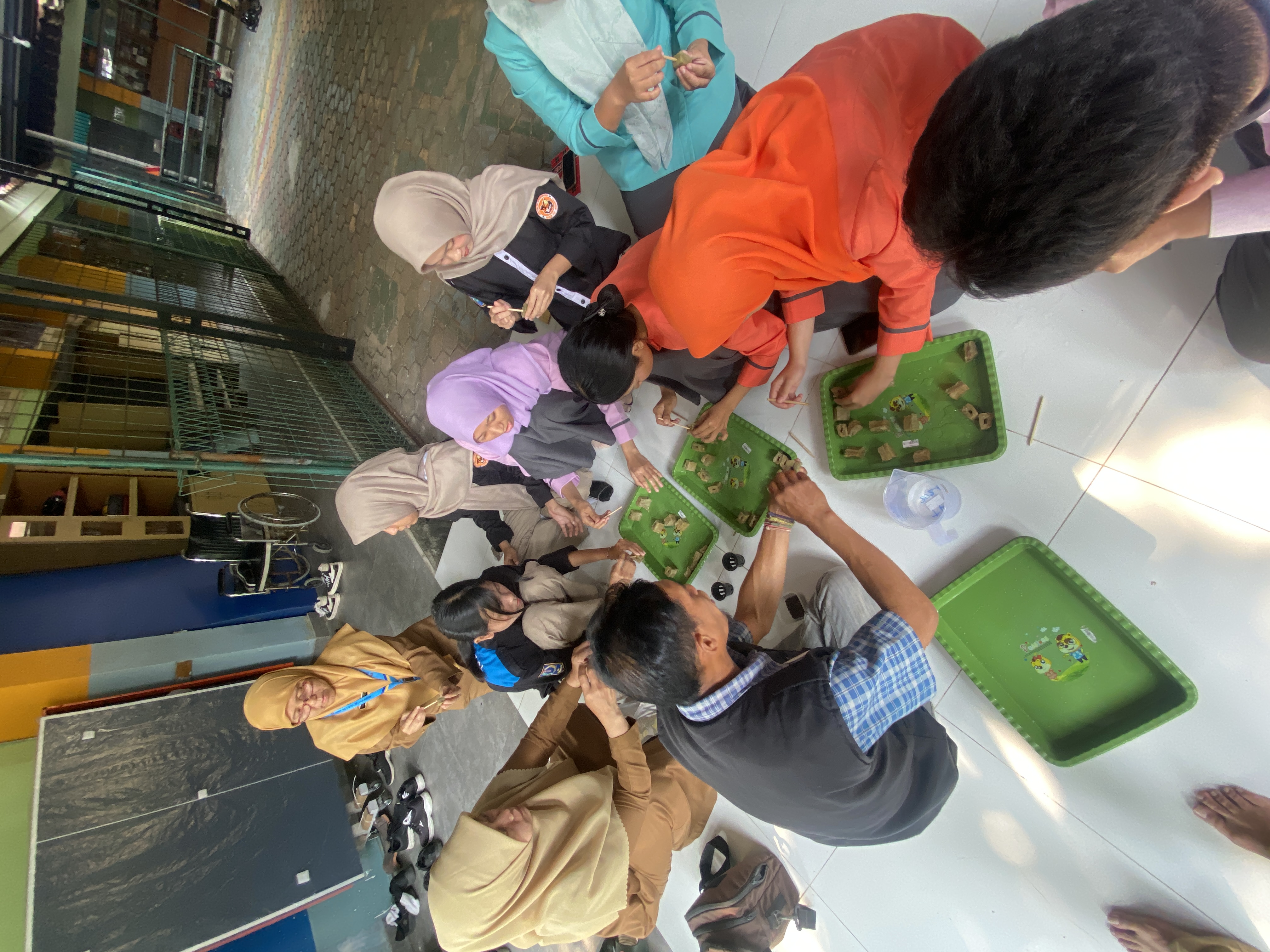 Lahan Urban Farming SMKN 20 Jakarta - Gambar 145