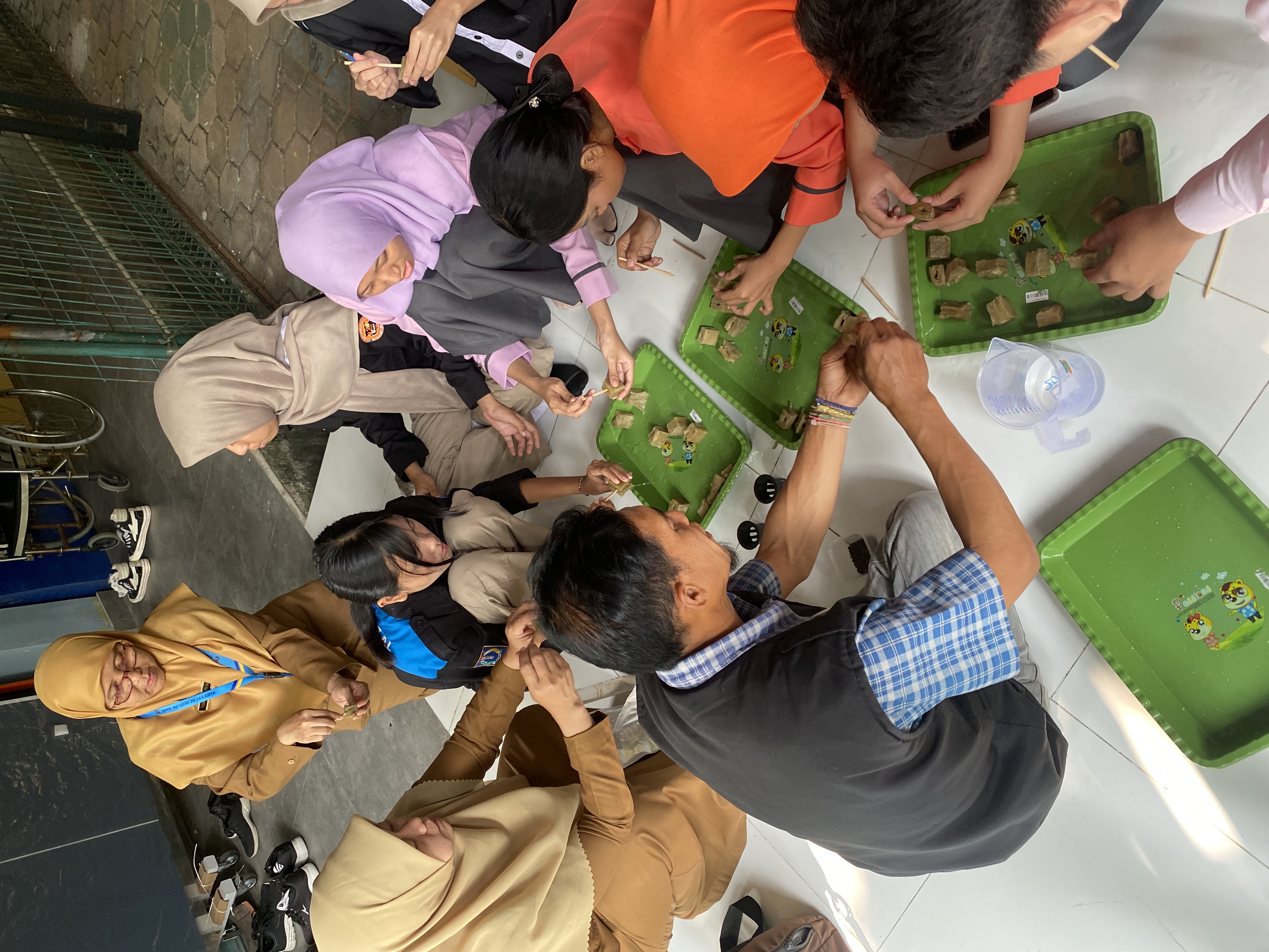 Lahan Urban Farming SMKN 20 Jakarta - Gambar 144