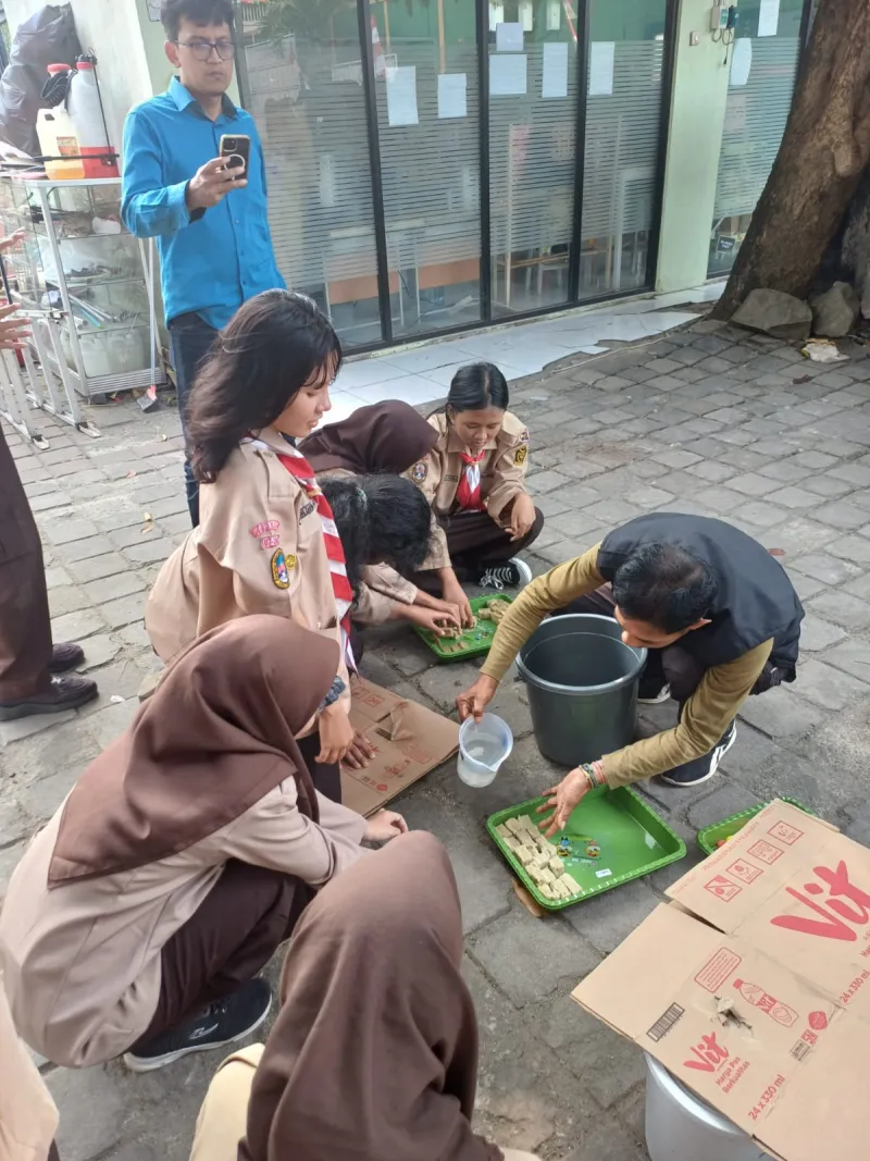 Lahan Urban Farming SMKN 59 Jakarta - Gambar 253