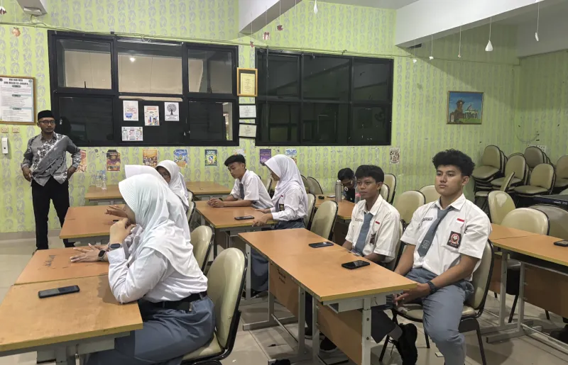 Lahan Urban Farming SMAN 63 Jakarta - Gambar 99