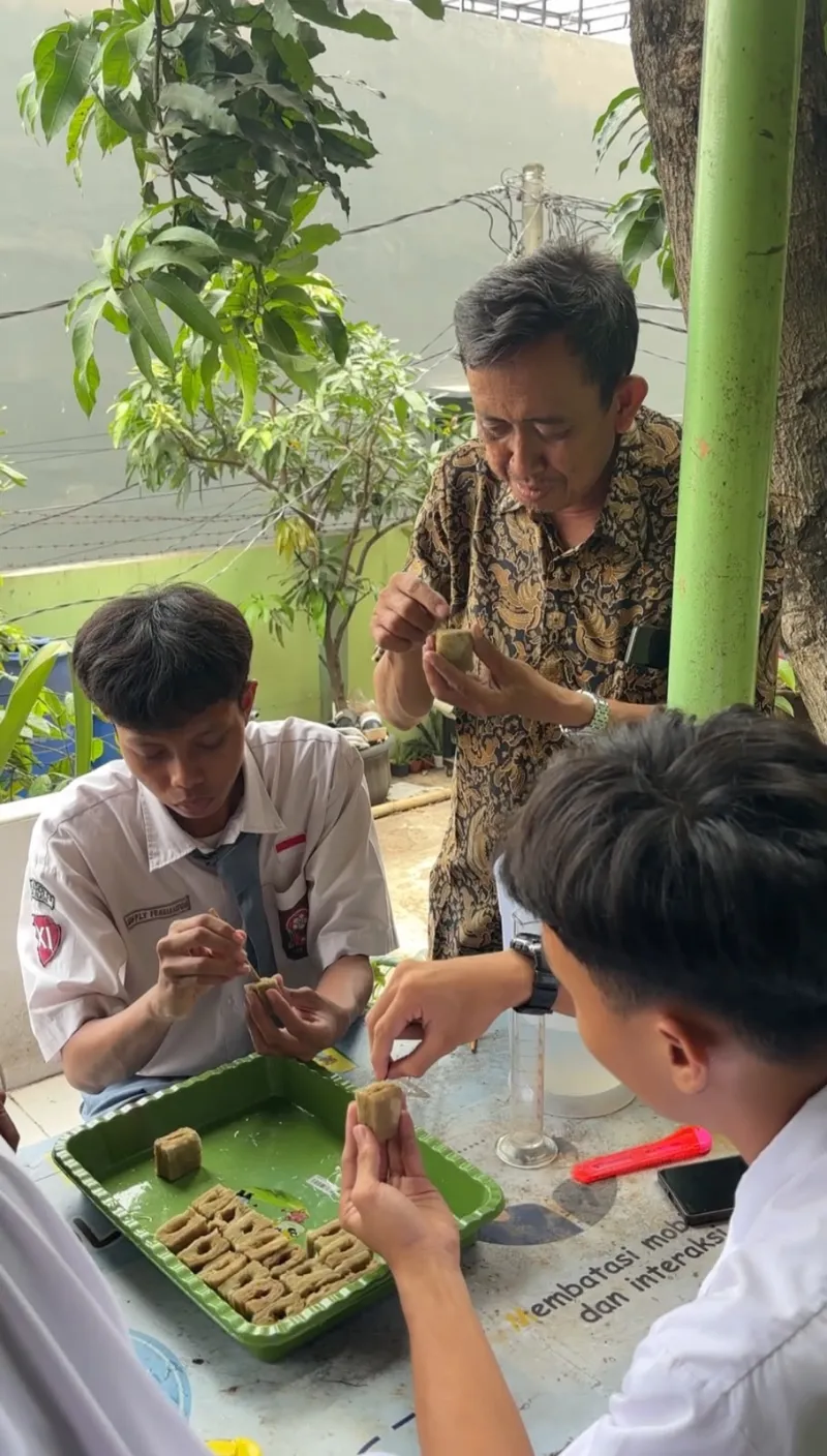 Lahan Urban Farming SMAN 63 Jakarta - Gambar 96