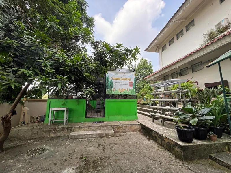 Lahan Urban Farming SMKN 62 Jakarta - Gambar 75
