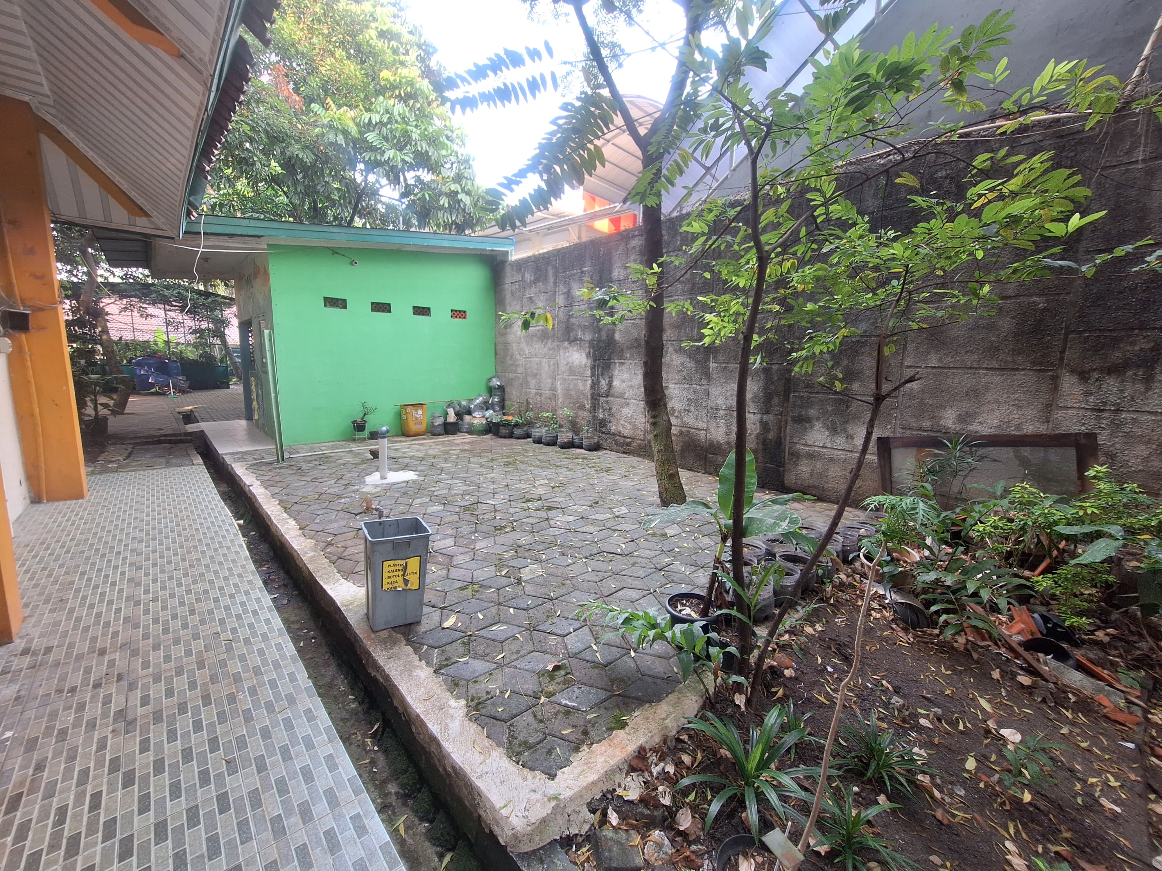 Lahan Urban Farming SMAN 34 Jakarta - Gambar 108