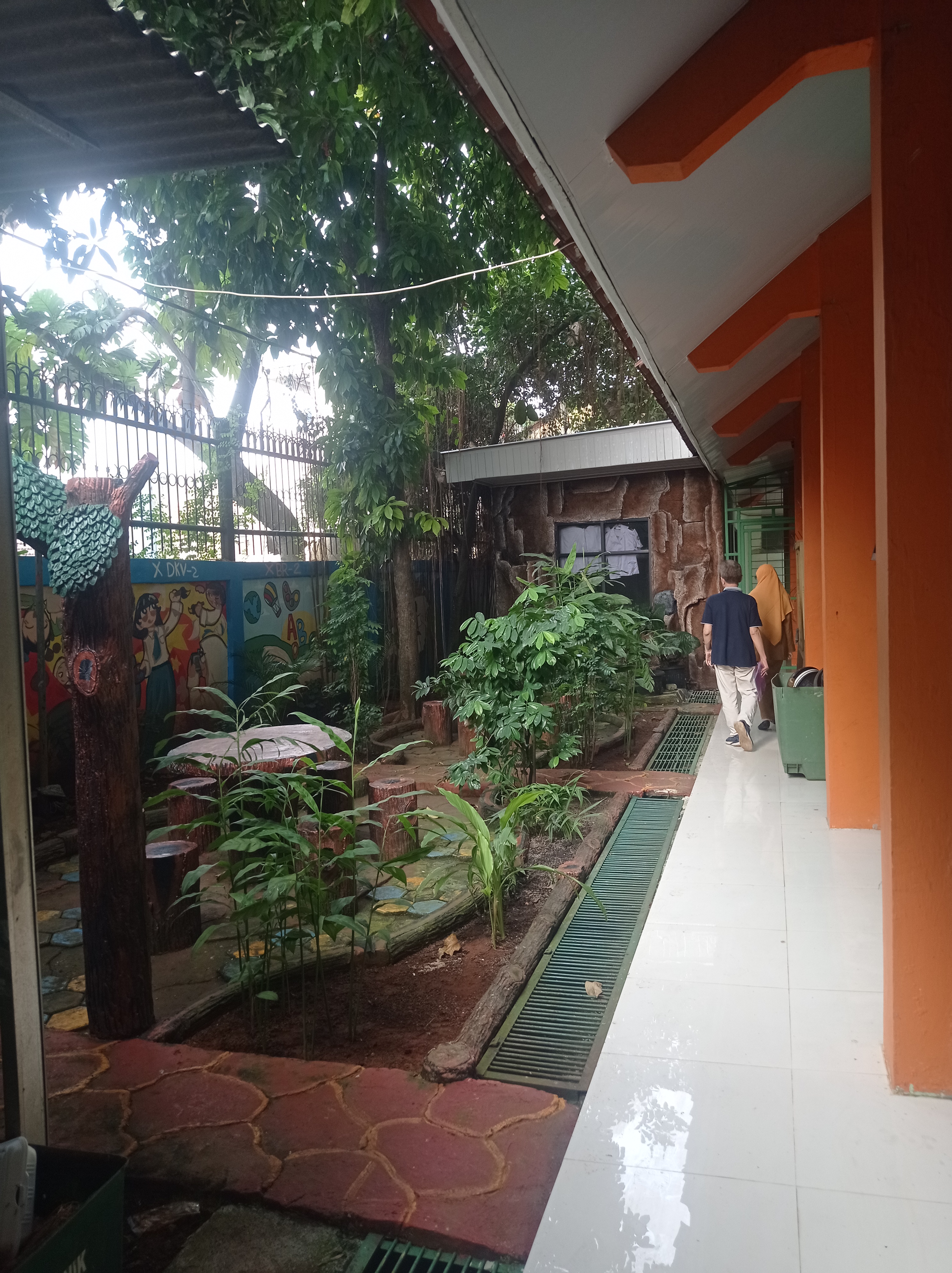 Lahan Urban Farming SMKN 59 Jakarta - Gambar 256